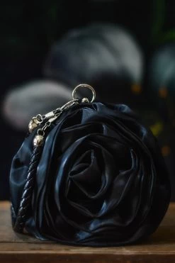 LA ROSA NEGRA SOFT CLUTCH -Trish Scully 100