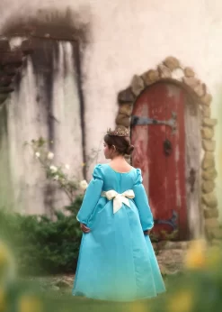 LADY MONTAGUE -Trish Scully 204 4