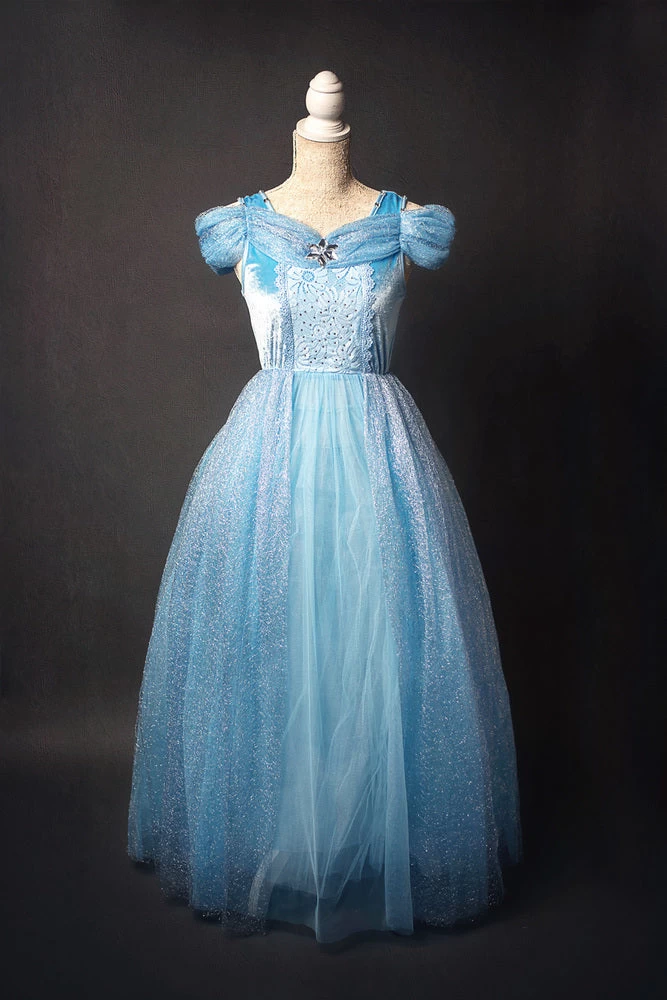 QUEEN OF THE KINGDOM GOWN FOR WOMEN 1 QUEEN OF THE KINGDOM GOWN FOR WOMEN