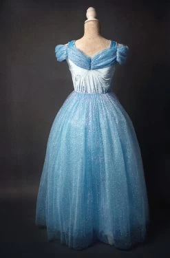 QUEEN OF THE KINGDOM GOWN FOR WOMEN 9 QUEEN OF THE KINGDOM GOWN FOR WOMEN -Trish Scully 310 3