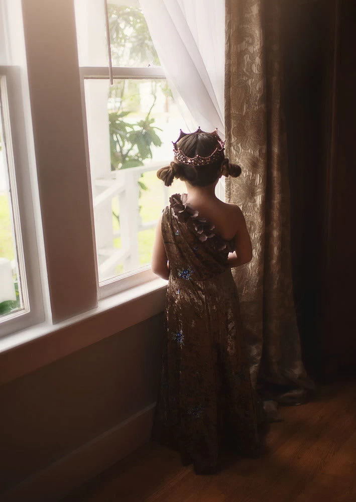 HER ROYAL MAJESTY CROWN 4 HER ROYAL MAJESTY CROWN - Image 4